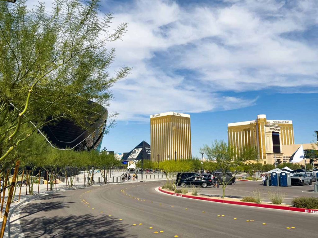 The Mandalay Bay hotel is so close to the Allegiant Stadium that you can easily walk to Raiders games.